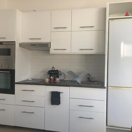 Appartement Paisible Proche Centre Ville Bron Exterior foto