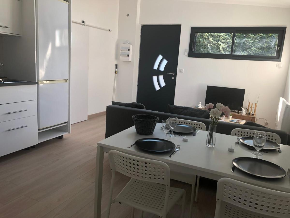 Appartement Paisible Proche Centre Ville Bron Exterior foto