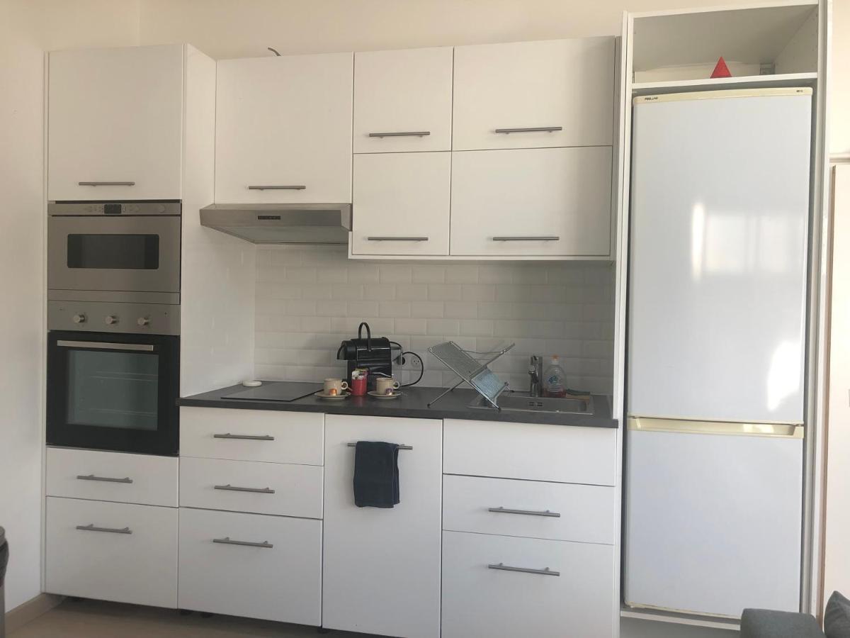 Appartement Paisible Proche Centre Ville Bron Exterior foto
